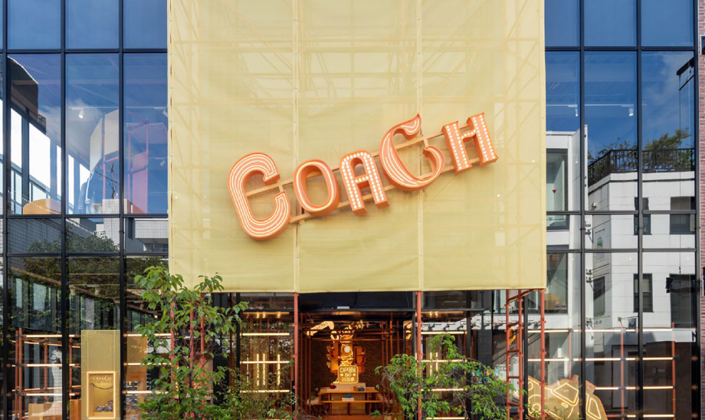 COACH #WearYourShine POP UP STOREの写真